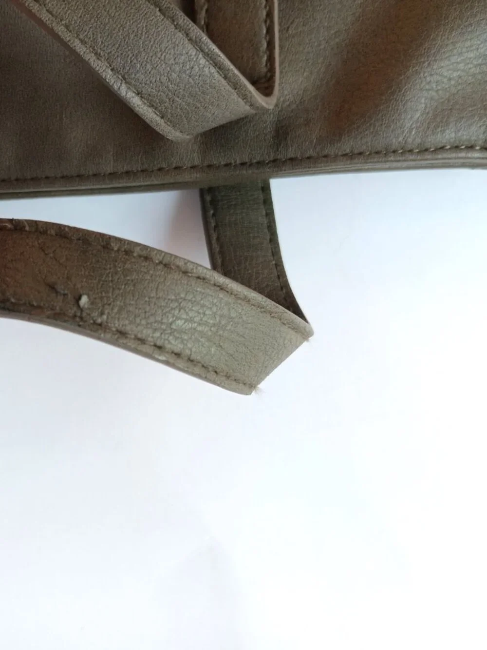 Universal Threads Olive Green  Faux Leather  Hand Bag with Top Handles / Straps
